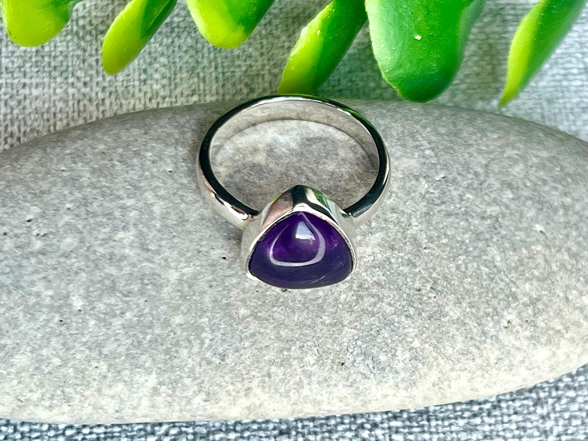 Amethyst Crystal Ring, UK Size L & 1/2, 925 Sterling Silver, Healing Crystal Jewellery Gift, Purple Gemstone for anxiety, Ethically sourced