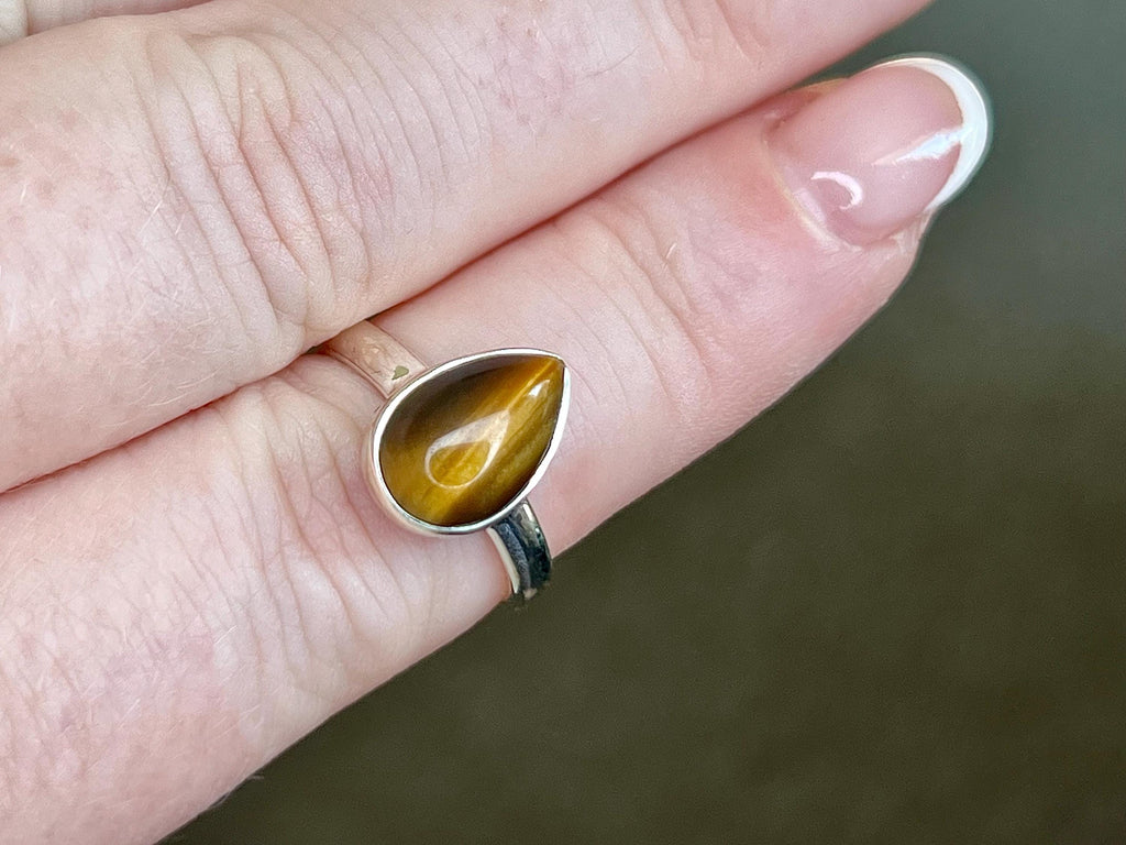 Tigers Eye Crystal Ring Size L, 925 Sterling Silver, Healing Crystal Jewellery Gift, Golden Gemstone for strength, UK Ethically sourced