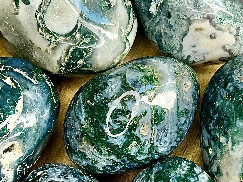Moss Agate Palmstone, Green and White Crystal, Ethically Sourced, UK Metaphysical shop, Crystal gift for strength, Heart Chakra Stone, Reiki