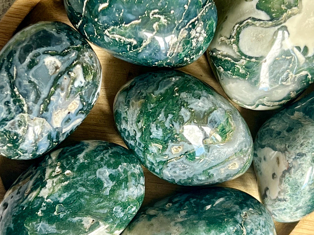 Moss Agate Palmstone, Green and White Crystal, Ethically Sourced, UK Metaphysical shop, Crystal gift for strength, Heart Chakra Stone, Reiki