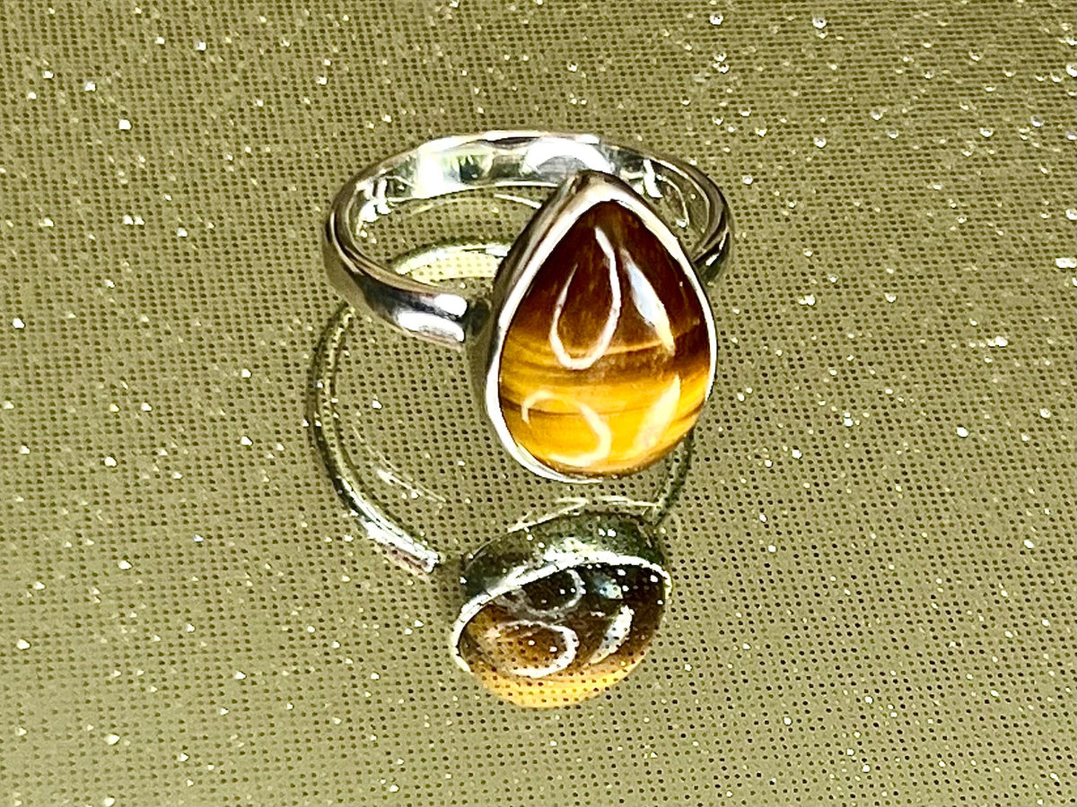 Tigers Eye Crystal Ring Size N &1/2, 925 Sterling Silver, Healing Crystal Jewellery Gift, Golden Gemstone for strength, UK Ethically sourced