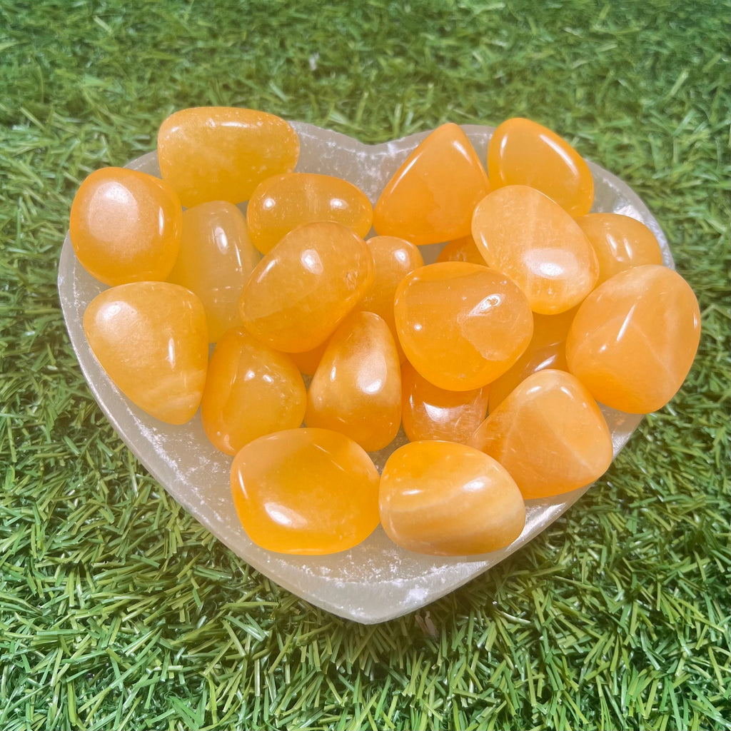 Orange Calcite Tumblestone / Healing Crystal / Energising / Cleansing / Creativity / Consciously Sourced UK Crystals / Gift