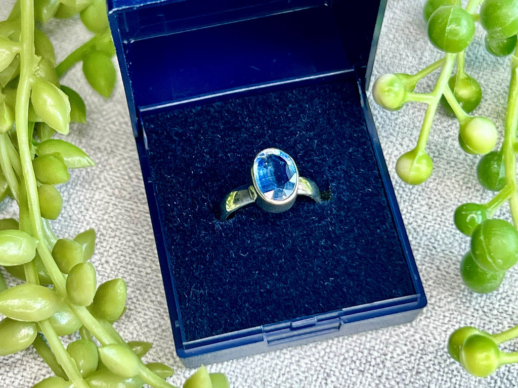 Faceted Kyanite Crystal Ring, 925 Sterling Silver, UK size L & 1/2, Gemstone Jewellery gift for communication, UK Ethically Sourced stones