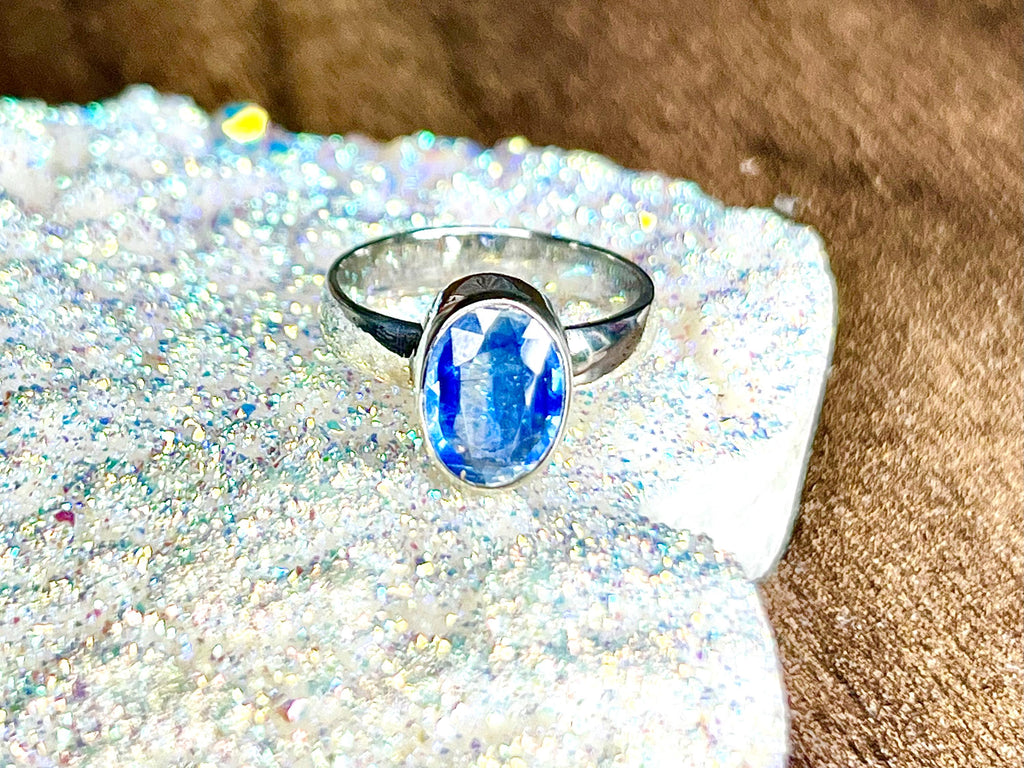 Faceted Kyanite Crystal Ring, 925 Sterling Silver, UK size L & 1/2, Gemstone Jewellery gift for communication, UK Ethically Sourced stones