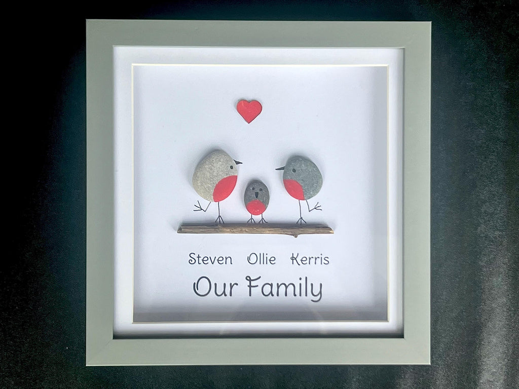 Family Pebble Art Frame, Personalised hand painted Robins, Newborn Wall art gift for New Baby Parents, Bird lovers gift for Grandparents