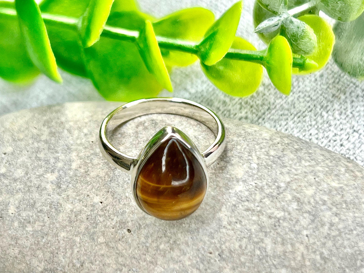 Tigers Eye Crystal Ring Size N &1/2, 925 Sterling Silver, Healing Crystal Jewellery Gift, Golden Gemstone for strength, UK Ethically sourced
