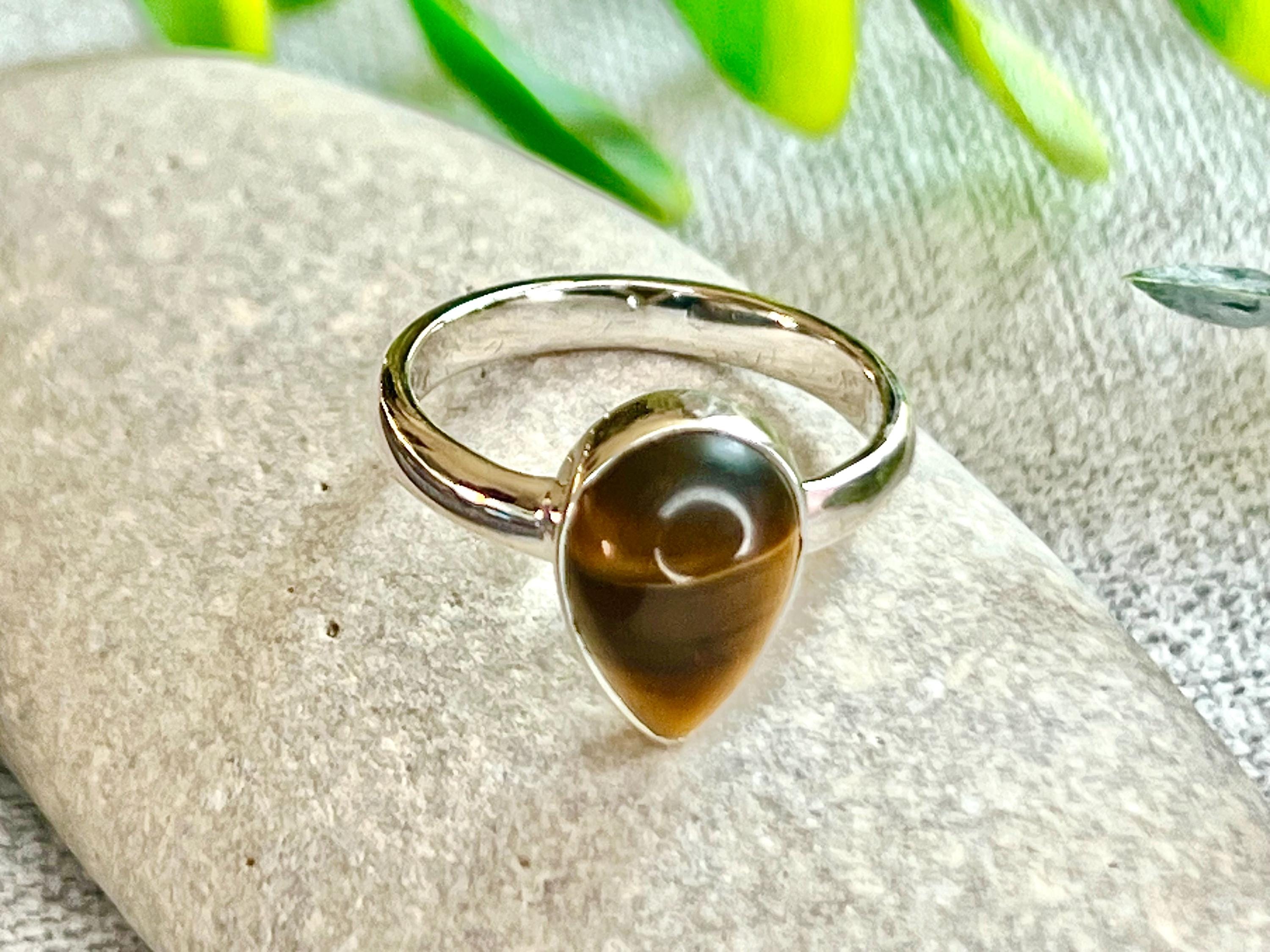 Tigers Eye Crystal Ring Size M, 925 Sterling Silver, Healing Crystal Jewellery Gift, Golden Gemstone for strength, UK Ethically sourced
